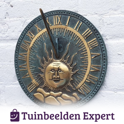 zonnewijzer aan de muur